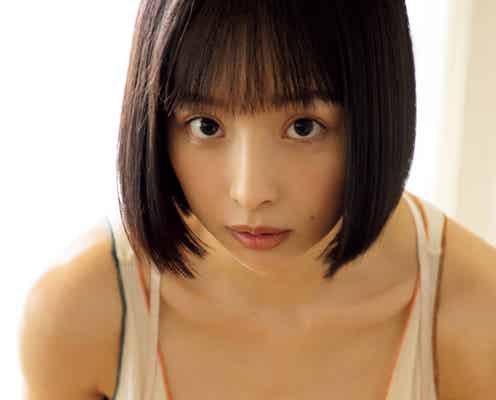 「エルピス」出演で話題・華村あすか、ランジェリー&ボディースーツで新ビジュアル披露