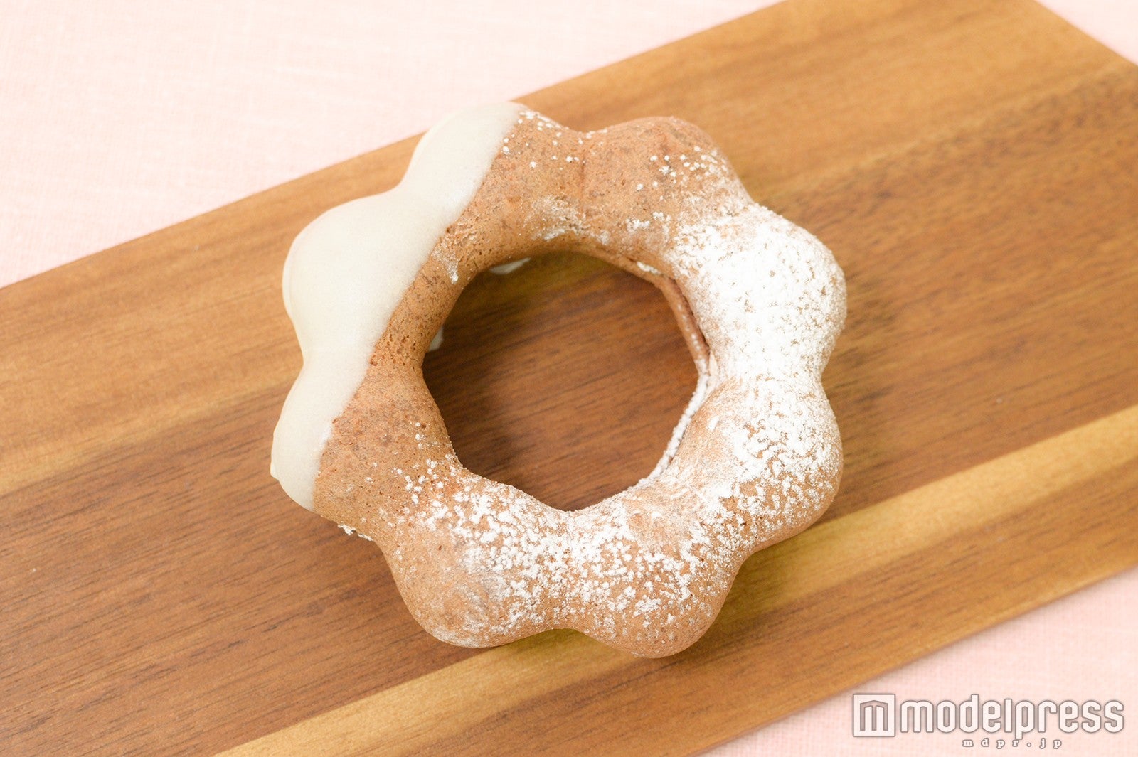 ポン・デ・クーベルショコラホイップ ホワイト（C）モデルプレス