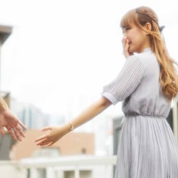 中距離恋愛中の彼とマンネリ…。ドキドキを取り戻す方法を教えて!