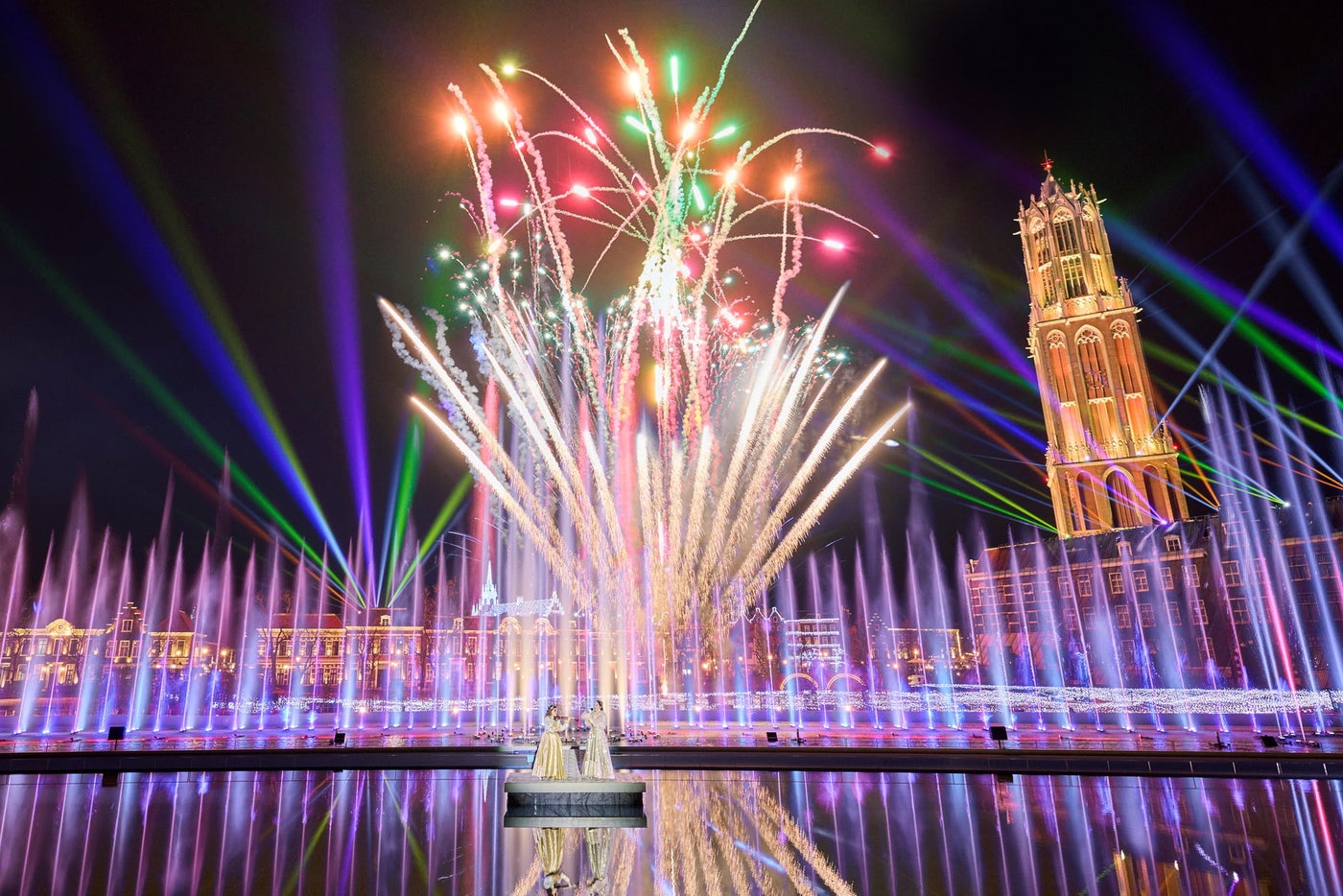 「シャワー・オブ・ライツ」の様子（提供写真）