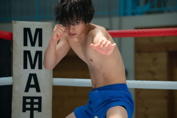 木村慧人「レッドブルー」第6話(C)「レッドブルー」製作委員会・MBS(C)波切敦/小学館