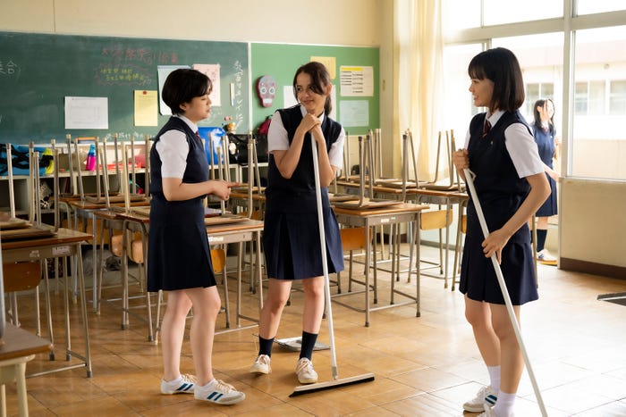 (中央)嵐莉菜/「マイスモールランド」場面写真 (C)NHK