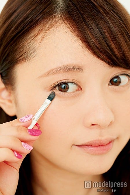 自然な陰影でうるんだ瞳を演出/モデル神尾美沙(画像提供:「Ray」5月号、主婦の友社)