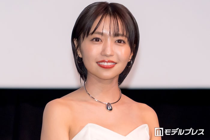 大原優乃、美ウエスト輝くハーフパンツコーデ公開「スタイルの良さが際立ってる」と絶賛の声