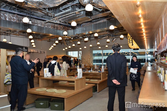 一角(C)モデルプレス