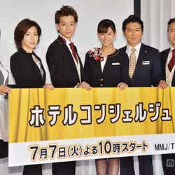 （左から）夏菜、若村麻由美、三浦翔平、西内まりや、高橋克典、尾美としのり／ドラマ製作発表会より