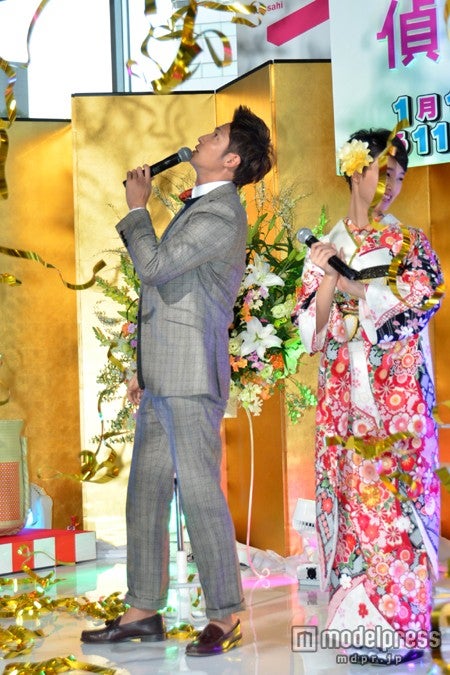 （左より）玉木宏、剛力彩芽