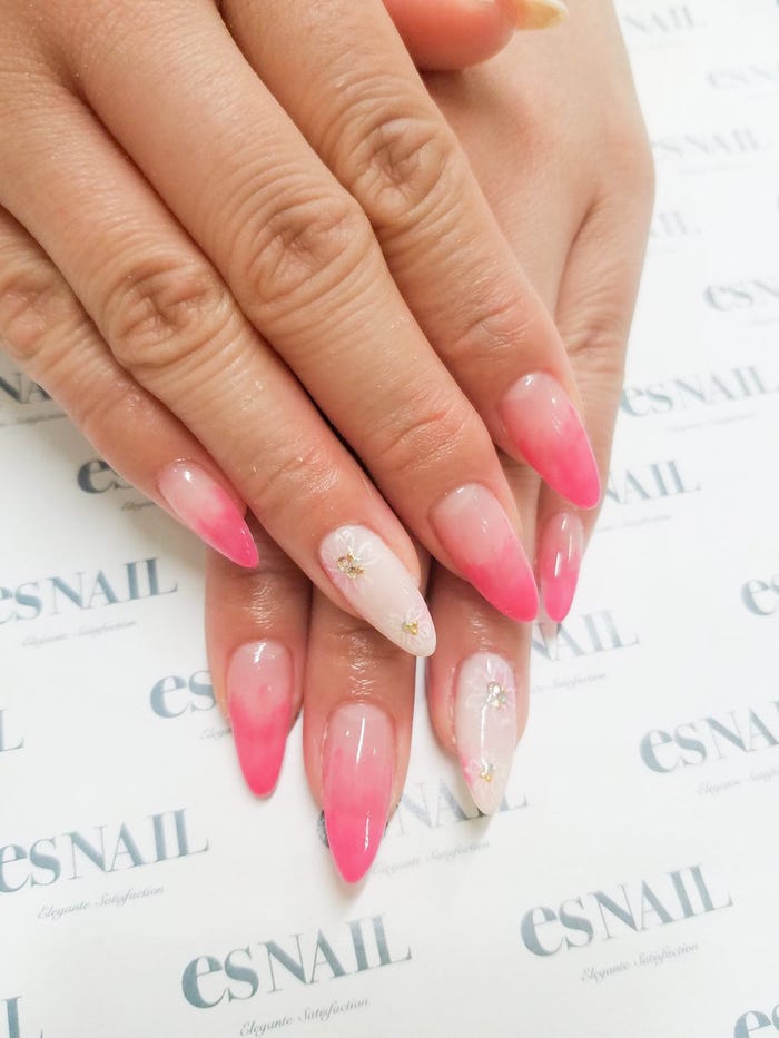 桜のアートがキュート/画像提供:esNAIL