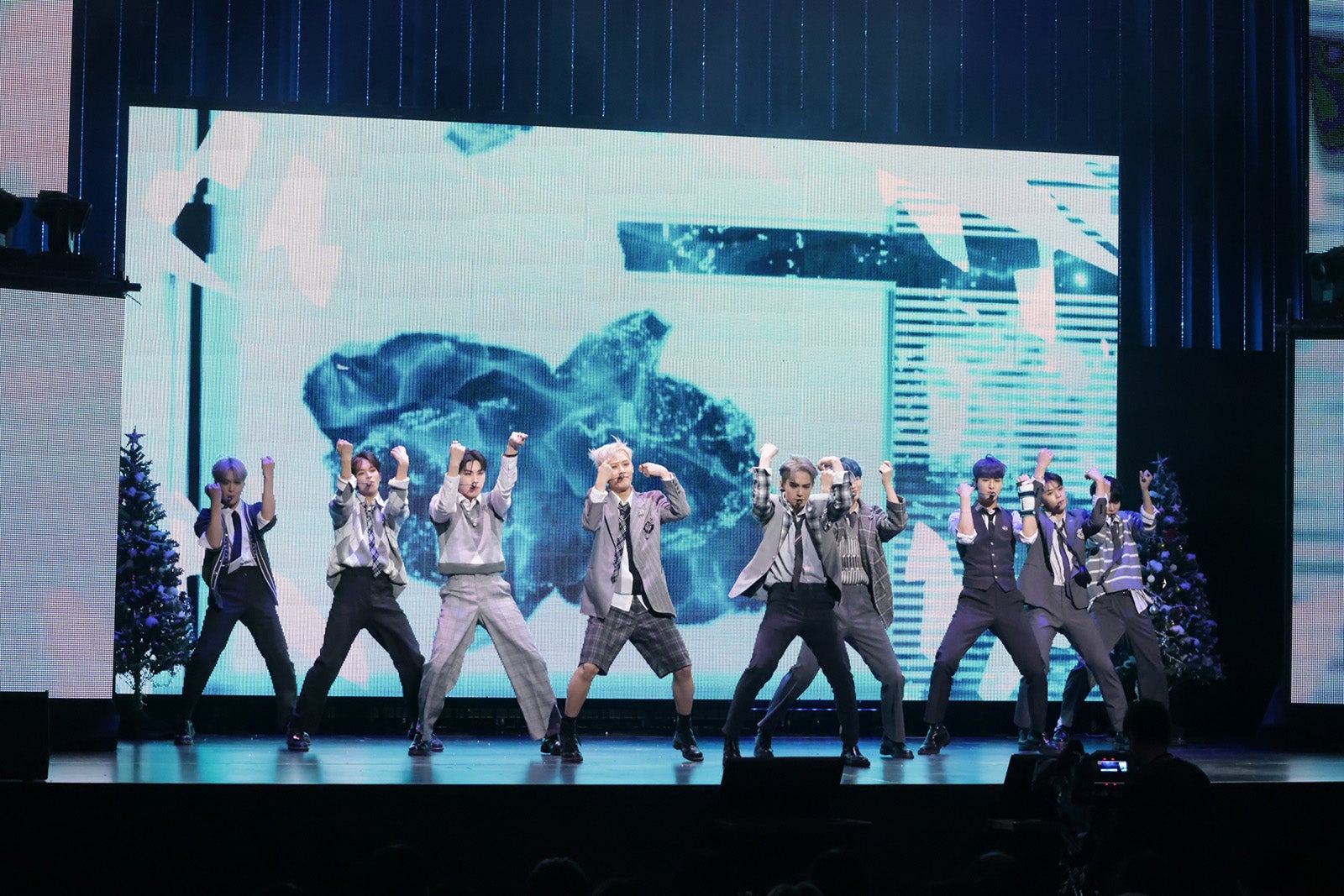 TO1（C）CJ ENM Japan