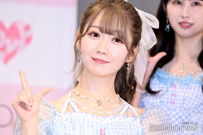 茶髪の大谷映美里(C)モデルプレス