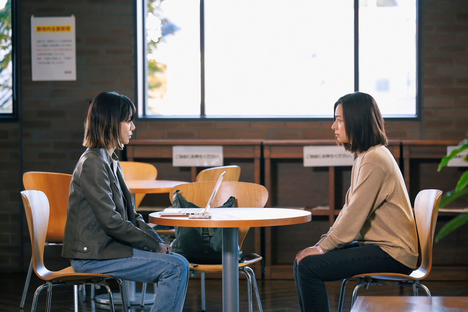 桜井ユキ、尾野真千子「ライオンの隠れ家」第10話（C）TBS