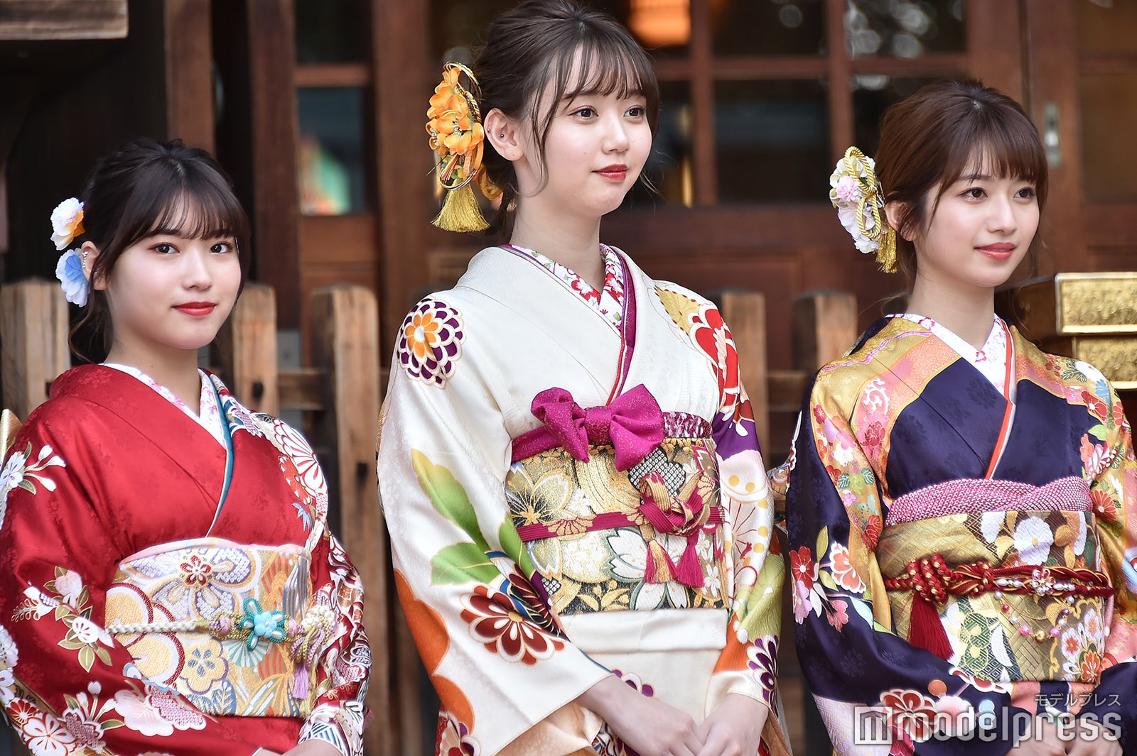 古田愛理、江野沢愛美、小室安未（C）モデルプレス