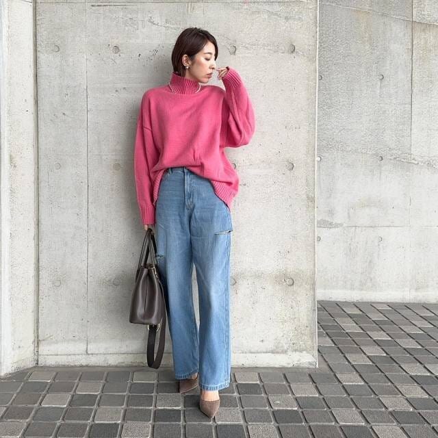 ピンクニット×デニムで大人可愛いコーデ 2024年春の大人女子におすすめのデニムコーデ