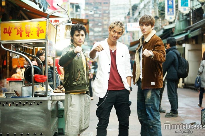 (左から)山本裕典、AKIRA、、城田優