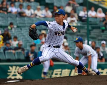 健大高崎が12年ぶり2度目の8強！甲子園初の北関東隣県対決制す 4強進出なら同校初 1年生コンビが躍動 左腕の大橋が先発＆狩野がダメ押し適時打