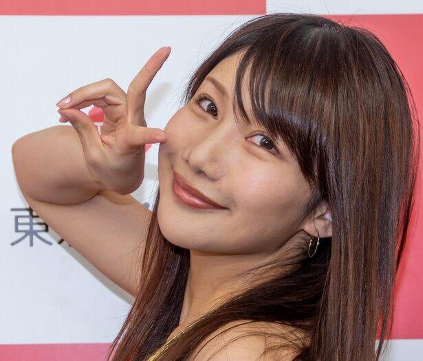 チラリスト 琴井ありさ ゴージャスな水着 ピカピカ美バストに たまらなくセクシー 綺麗な体 の声 モデルプレス