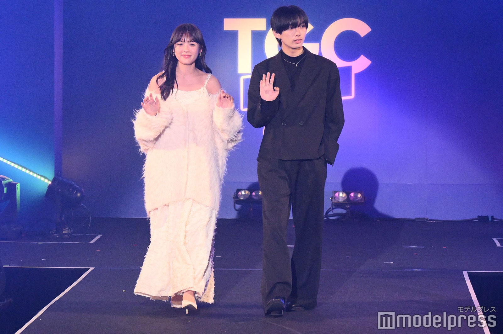 （C）モデルプレス