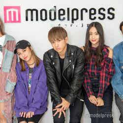 lol（左から）hibiki、honoka、友祐、moca、直人（C）モデルプレス