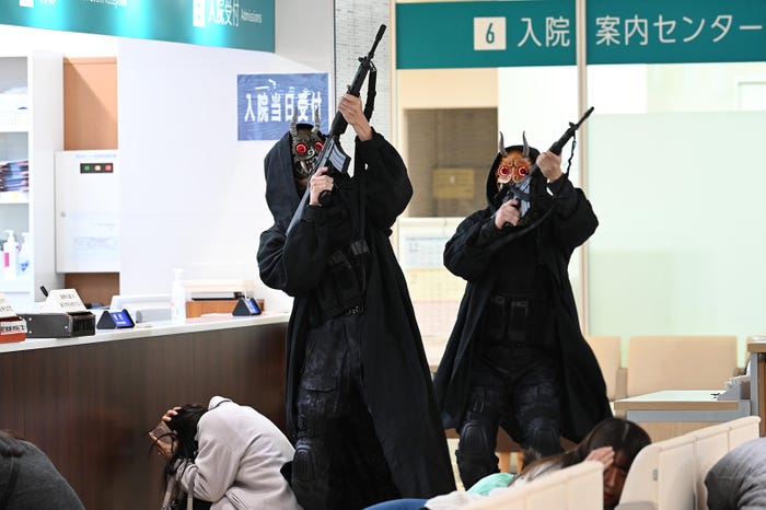 「大病院占拠」第1話より (C)日本テレビ