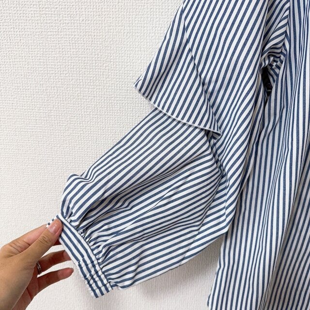 GU　ラッフルスリーブブラウス　長袖　ストライプ　袖口