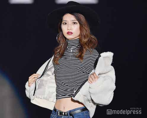 テラスハウス小室安未、美ウエストチラ見せ 堂々のランウェイ<GirlsAward 2018 A/W>