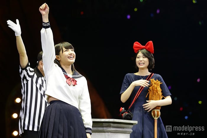 大和田南那、前田亜美/『AKB48グループ じゃんけん大会~拳で勝ち取れ!1/300ソロデビュー争奪戦~』(C)AKS