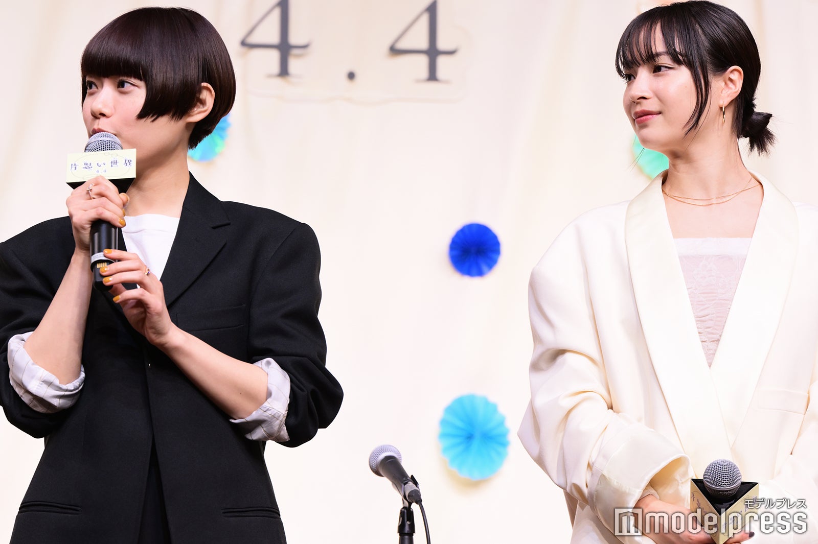 杉咲花、広瀬すず（C）モデルプレス