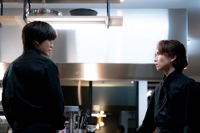 高橋文哉、板垣李光人「フェルマーの料理」第6話より(C)TBS