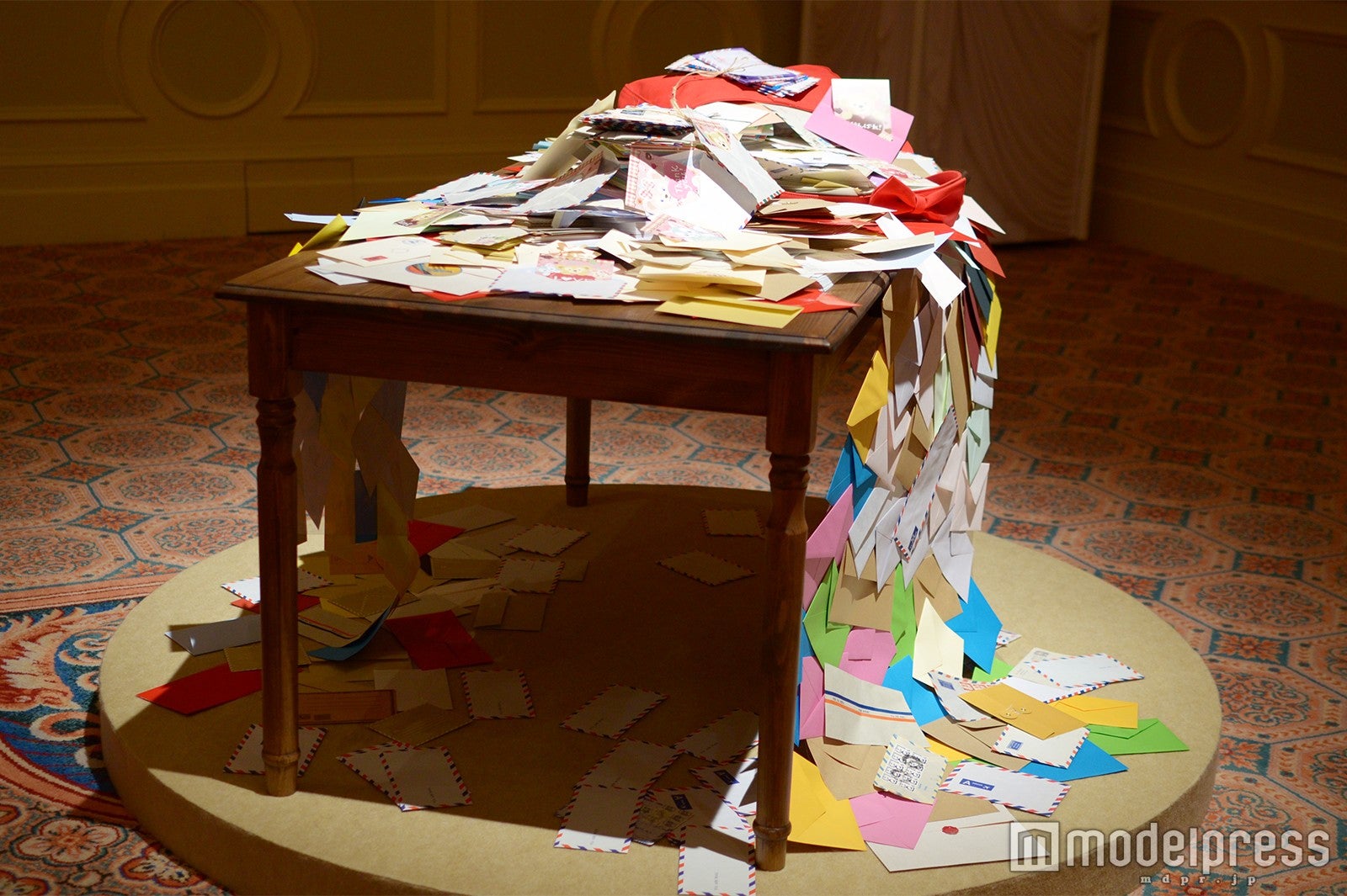 展示（C）モデルプレス