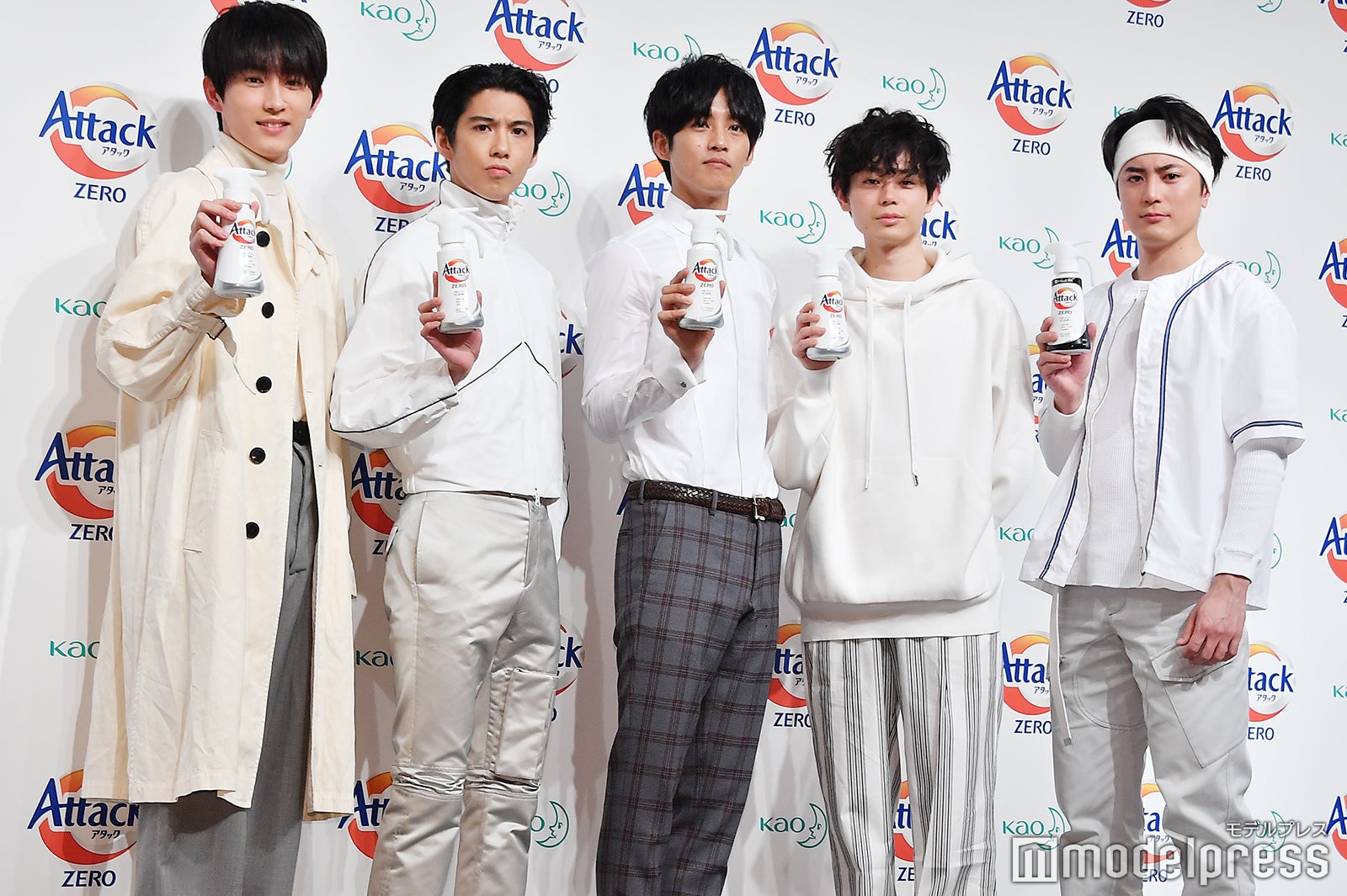 「＃洗濯愛してる会」（左から）杉野遥亮、賀来賢人、松坂桃李、菅田将暉、間宮祥太朗 （C）モデルプレス