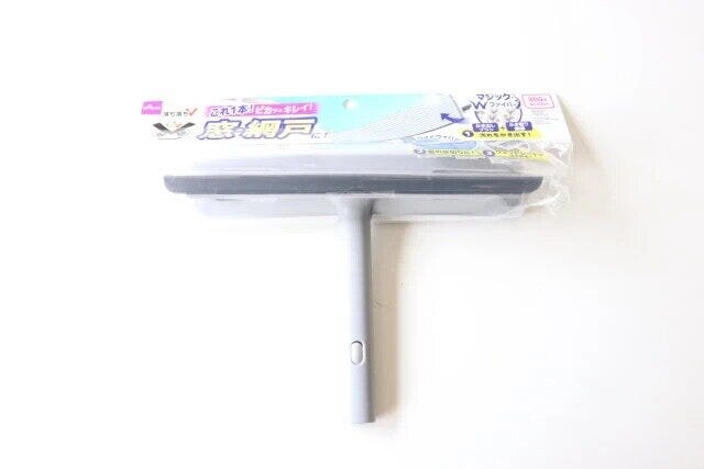 ダイソー 窓・網戸クリーナー(落ち落ちV) ダイソーの窓・網戸クリーナー(落ち落ちV)のパッケージ