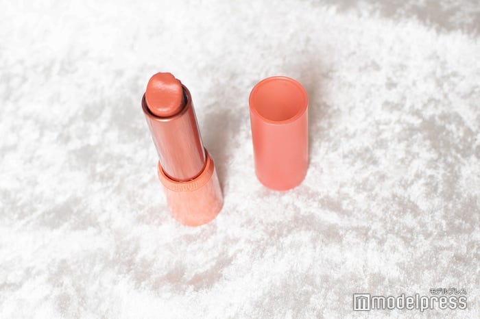 リップ/ノーウェアモイストハグ/BR901 フォギービーチ (C)モデルプレス