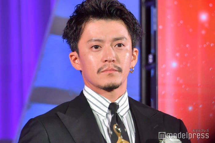 小栗旬(C)モデルプレス