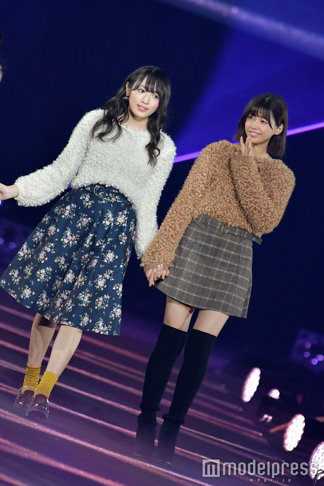 渡辺梨加＆渡邉理佐（C）モデルプレス