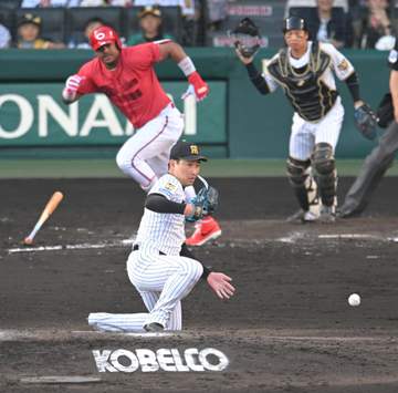 阪神 今季初の引き分け 勝利まであと1アウトから九回に岩崎が同点許す 十回以降は3投手が無失点リレー