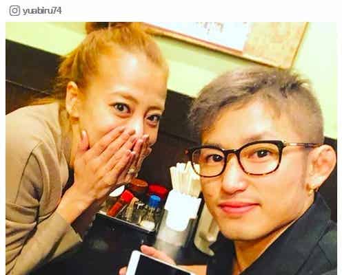あびる優&才賀紀左衛門“いい夫婦の日”に深夜デート「恋人時代にタイムスリップ」