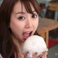 「江戸清」の顔と同じくらい大きなブタまん