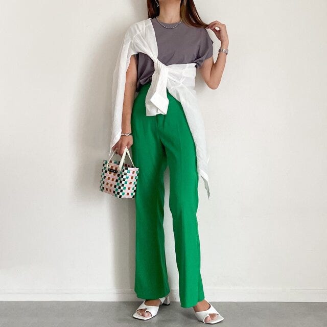 GU　ウエストタックフレンチスリーブT　コーデ