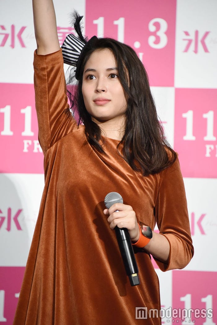 山崎賢人に勝利した広瀬アリス (C)モデルプレス