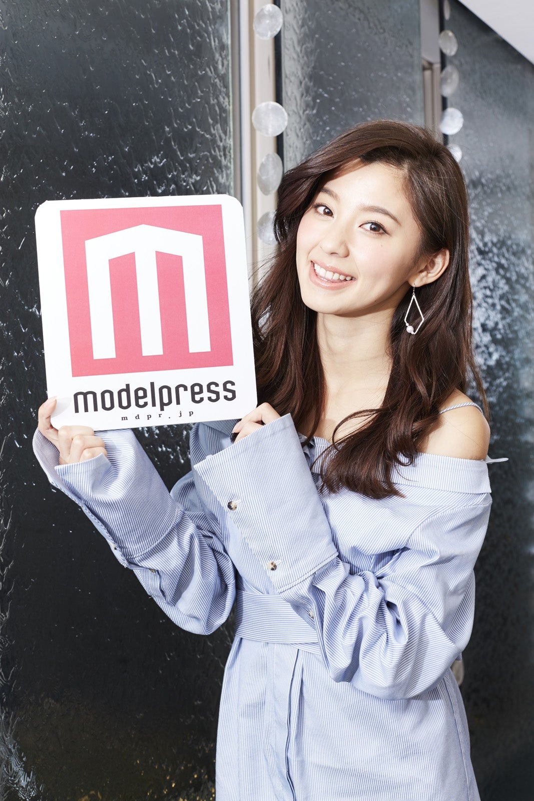 朝比奈彩(C)2016 Warner Bros. International Television Production Limited. Allrights reserved.(C)YD Creation All rights reserved