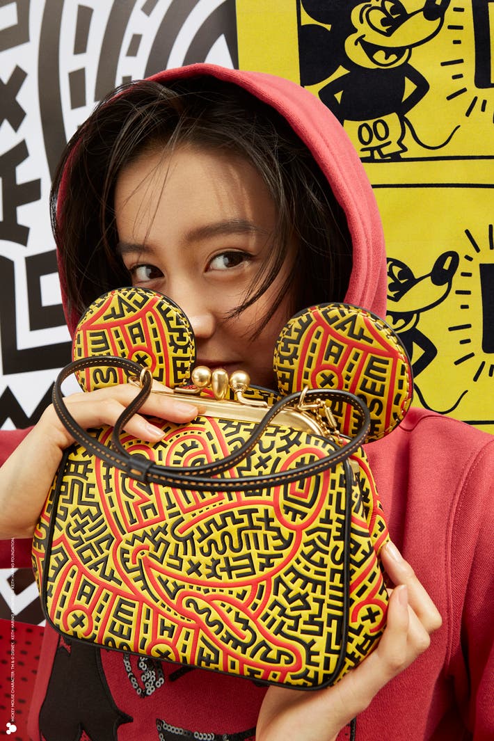 「 コーチ ミッキー アンド キース・へリング コレクション キスロック バッグ」TM &(c)Disney (c)Keith Haring Foundation