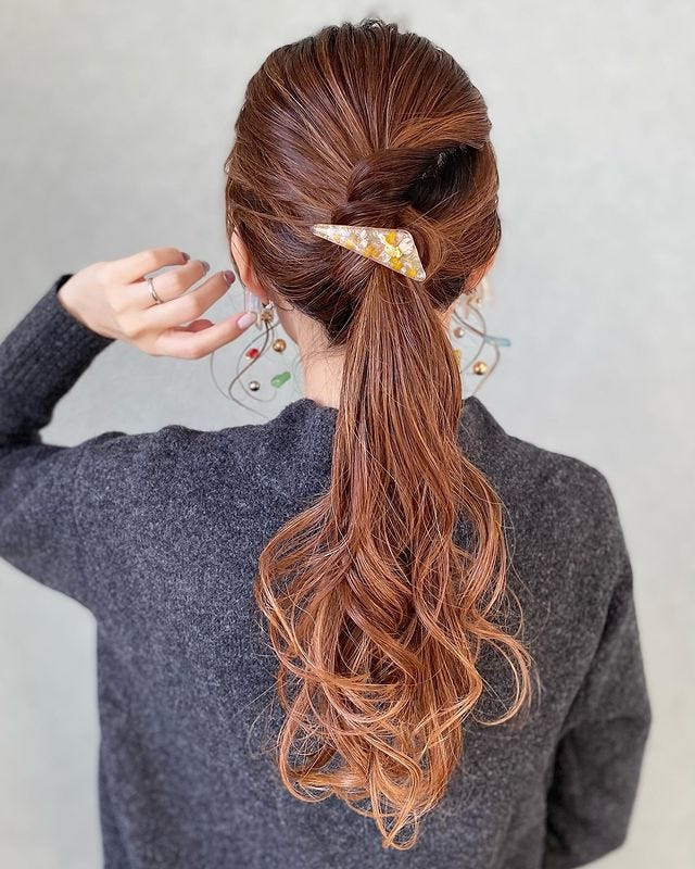 くるりんぱ ポニーテール 大人の簡単ヘアアレンジまとめ 不器用さんにおすすめ モデルプレス