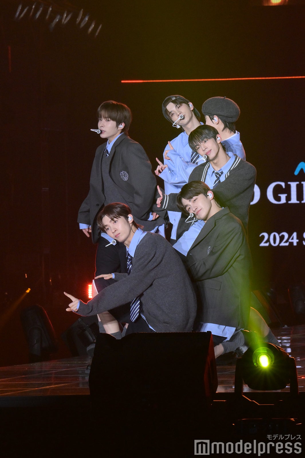 （C）モデルプレス