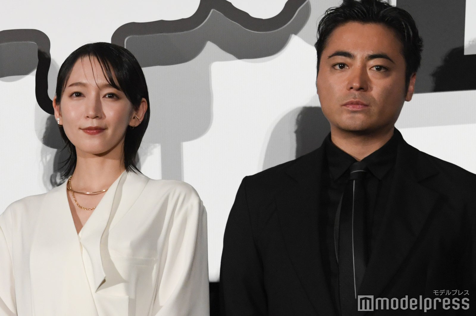 吉岡里帆、山田孝之（C）モデルプレス