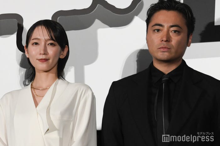 吉岡里帆、山田孝之(C)モデルプレス
