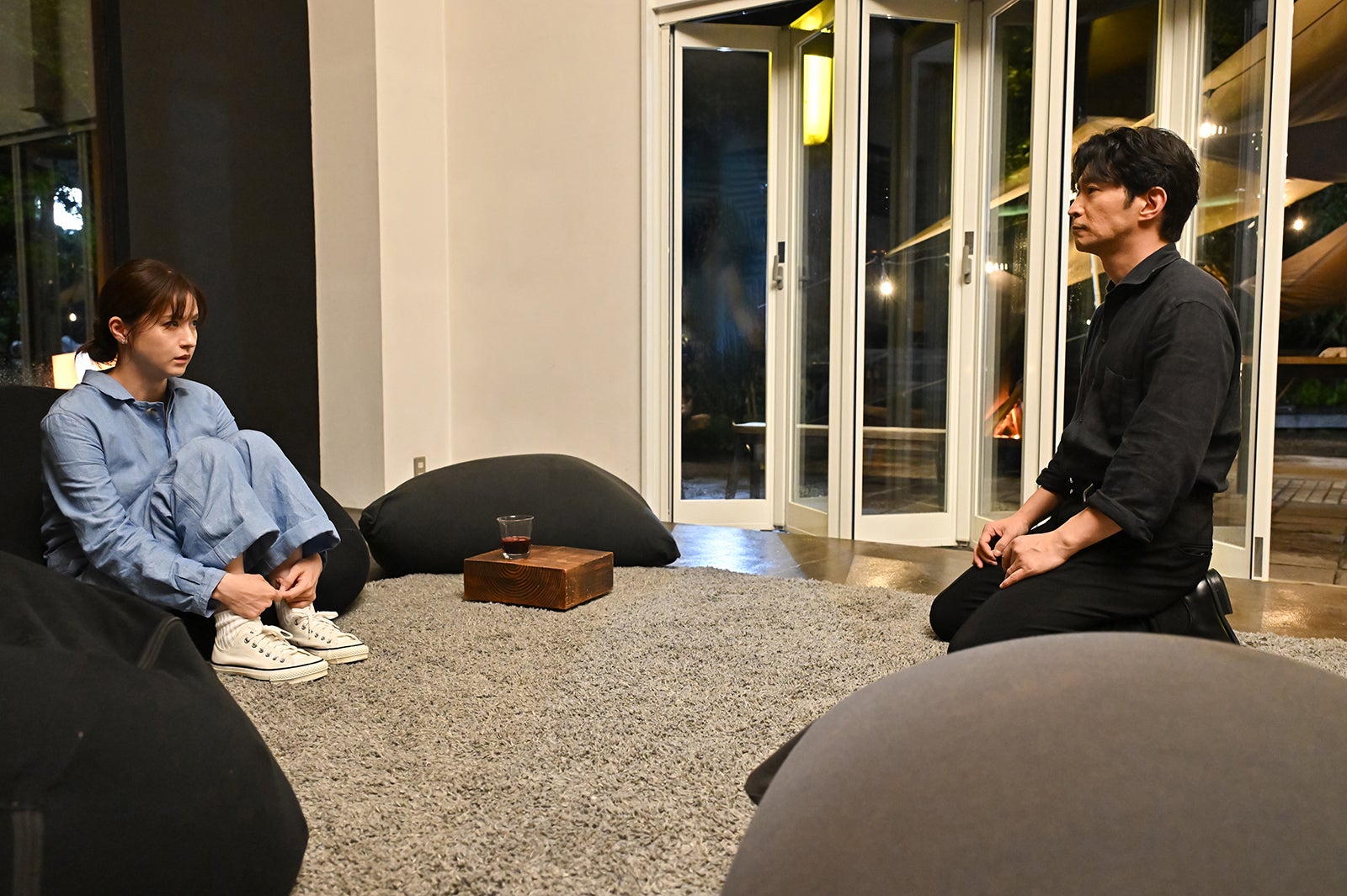 松本若菜、津田健次郎「西園寺さんは家事をしない」第9話より（C）TBS