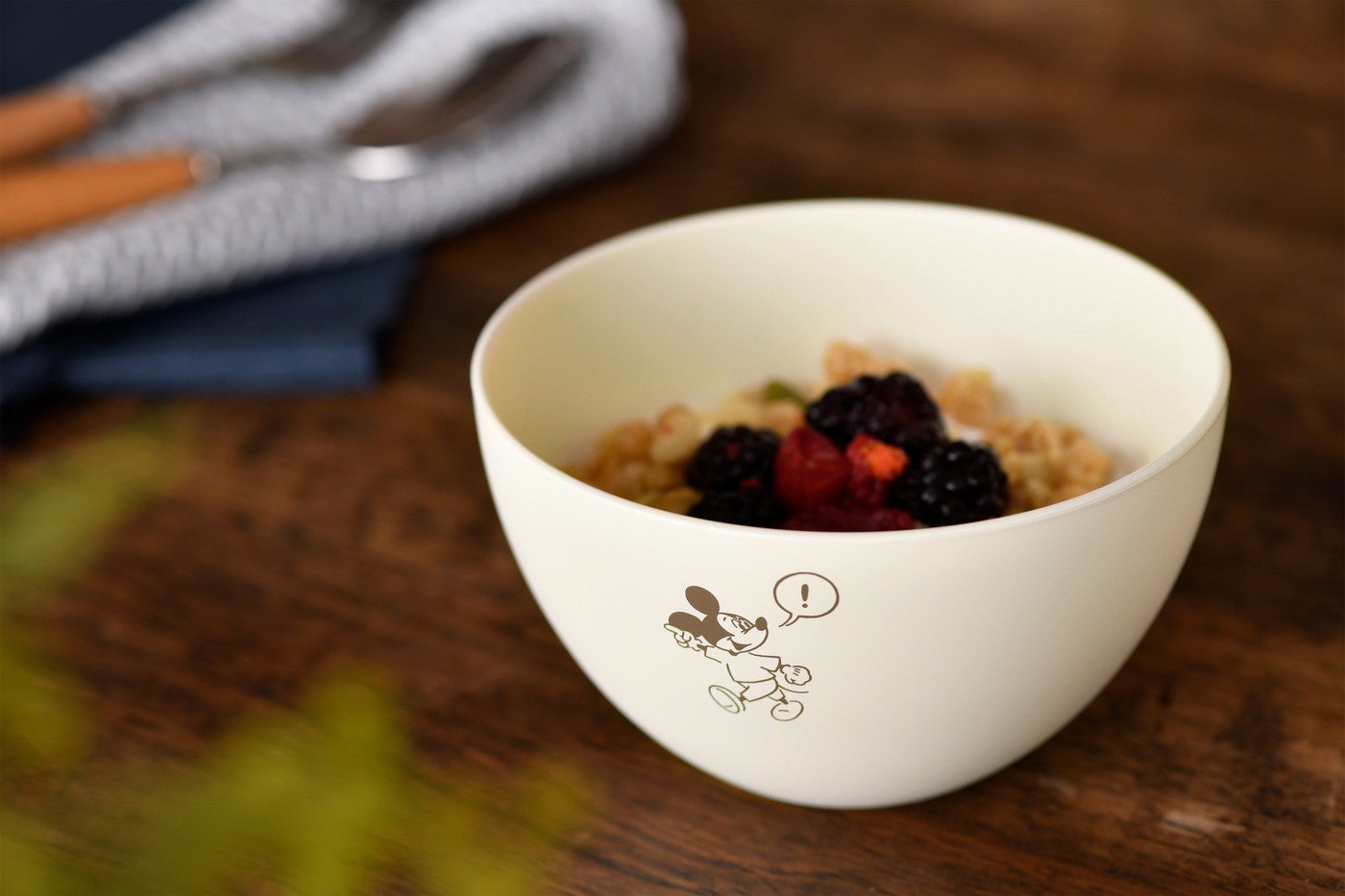 ボウル2,000円（C）Disney