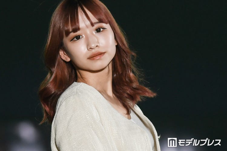 17歳現役jkママ 重川茉弥 カジュアル秋コーデで大人気分 赤髪が可愛い 関コレ21a W モデルプレス 17歳現役jkママ 重川茉弥 カジュアル秋コーデで大人気分 赤髪が可愛い 関コレ21a W モデルプレス