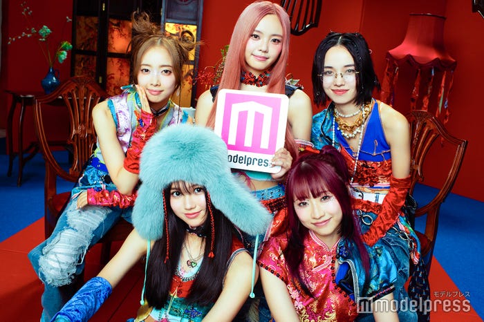 MYERA(左上から時計回りに)Koto(コト)、Riria(リリア)、Aguri(アグリ)、Yui(ユイ)、Himena(ヒメナ)(C)モデルプレス