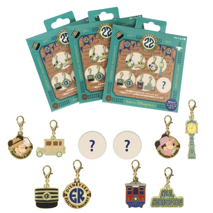 チャームセット¥1,200(C)Disney